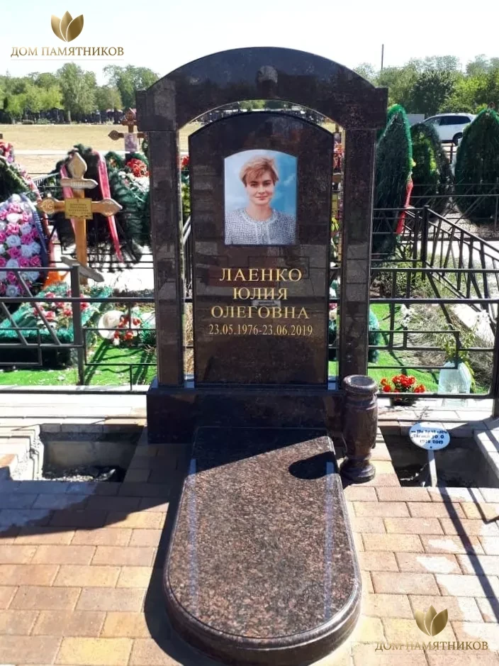 Элитный памятник с аркой 66