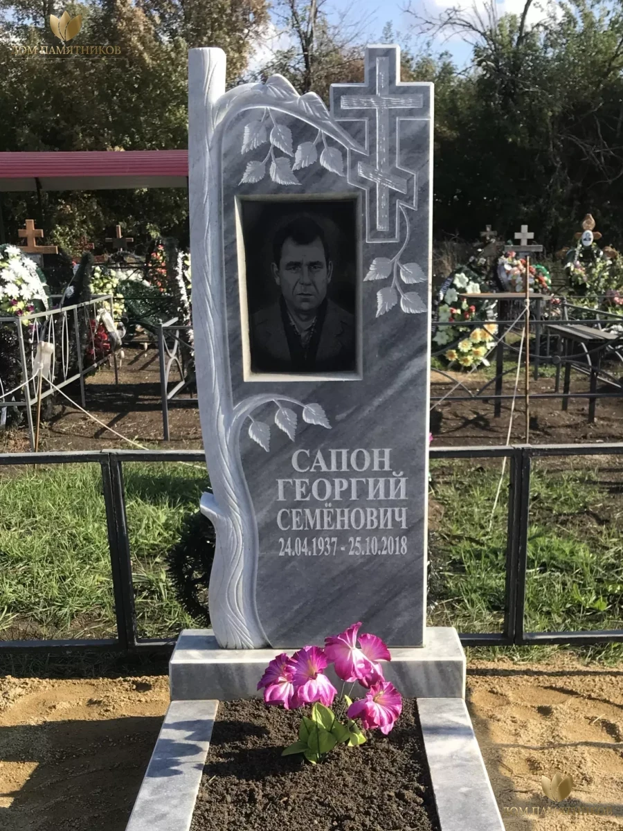 Памятник из мрамора Березка 13