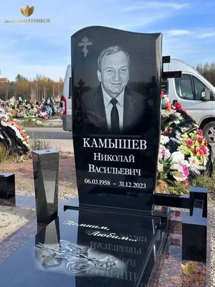 Памятник из гранита "Широкая волна c фаской"